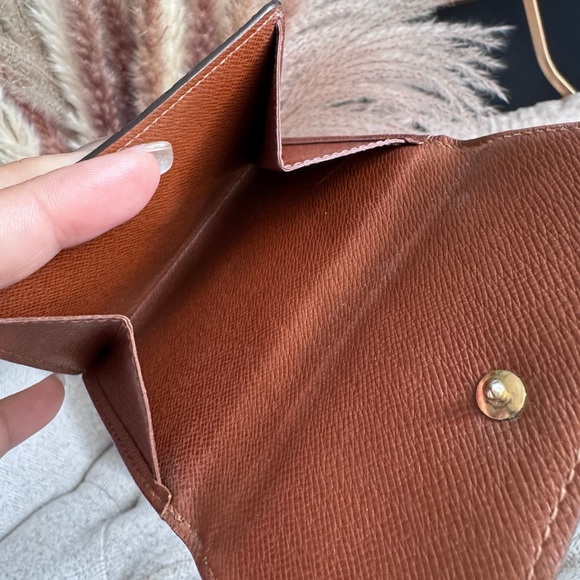 Louis Vuitton Vintage Monogram Wallet - Picture 11 of 16